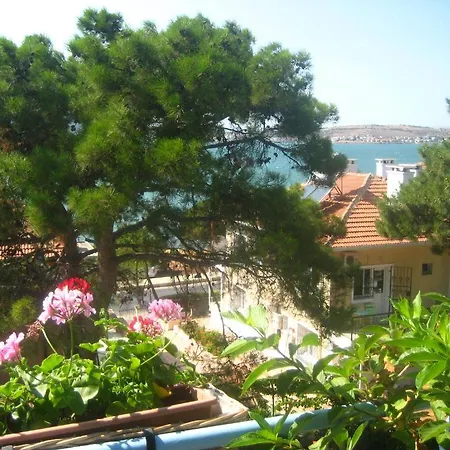Πανσιόν Mavi Pension