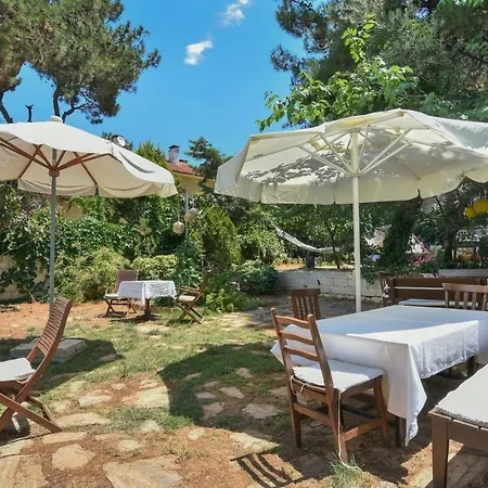 Mavi Pension * Ayvalı