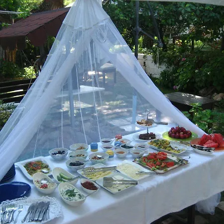 Mavi Pension Pensjonat Ayvalı